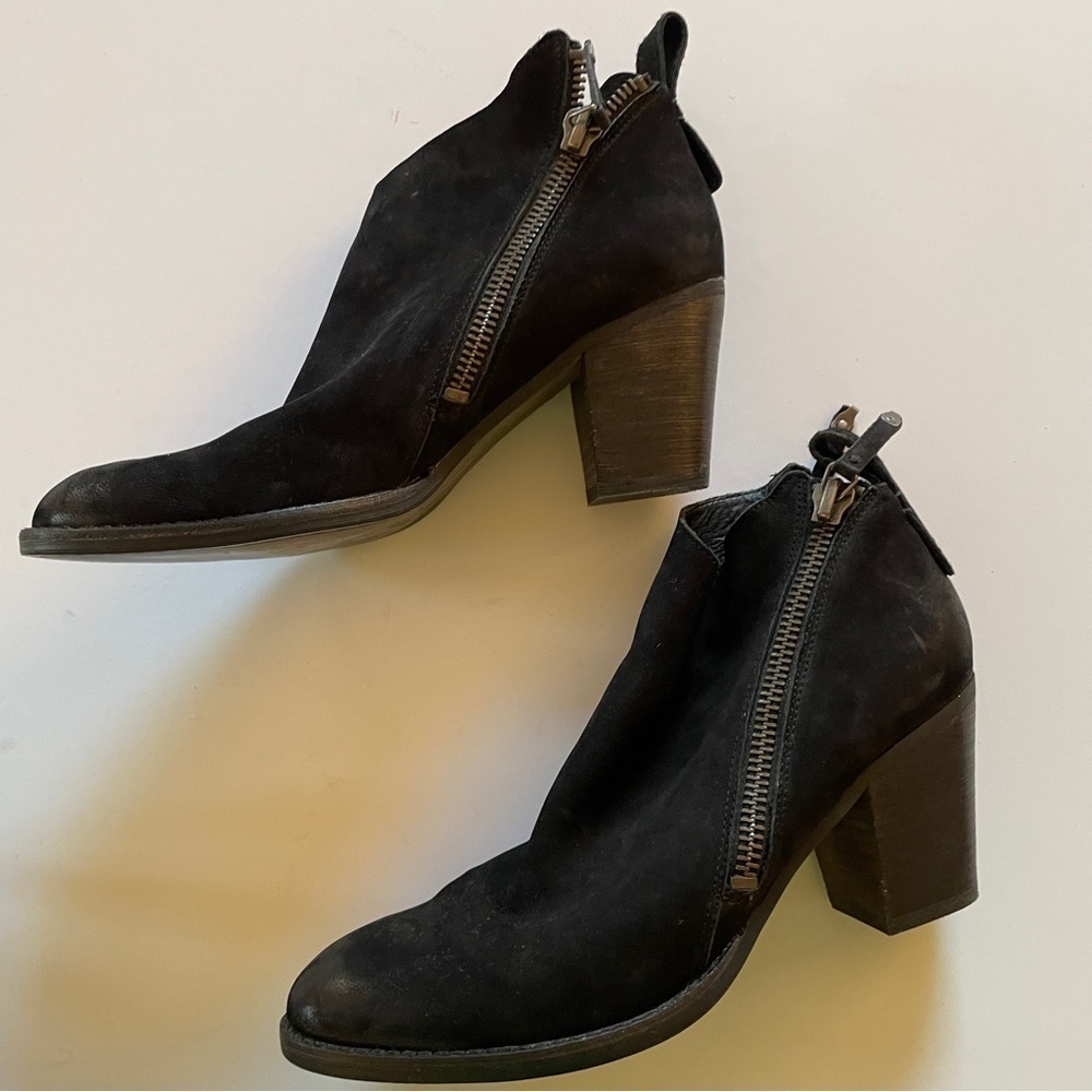 Dolce Vita Black Heeled Booties - Picture 6 of 10